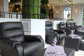 Grand Eska Hotel & Suite