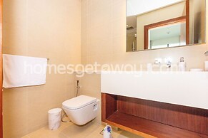 Homesgetaway- 2BR in Marina Gate Tower 2