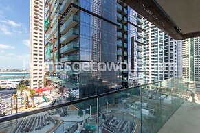 Homesgetaway- 2BR in Marina Gate Tower 2