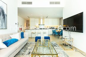 Homesgetaway- 2BR in Marina Gate Tower 2