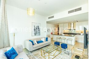 Homesgetaway- 2BR in Marina Gate Tower 2