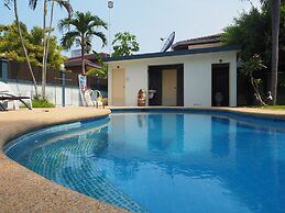 Lets Chill Pool Villa Najomtien Sattahip