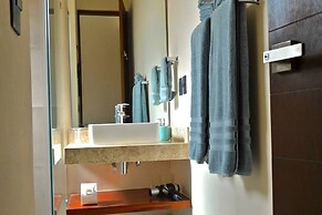 Roomy Apt With Private Terrace - Amazing Amenities