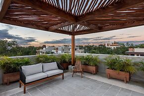 2 Br. Apt W/amazing Natural Lighting&location
