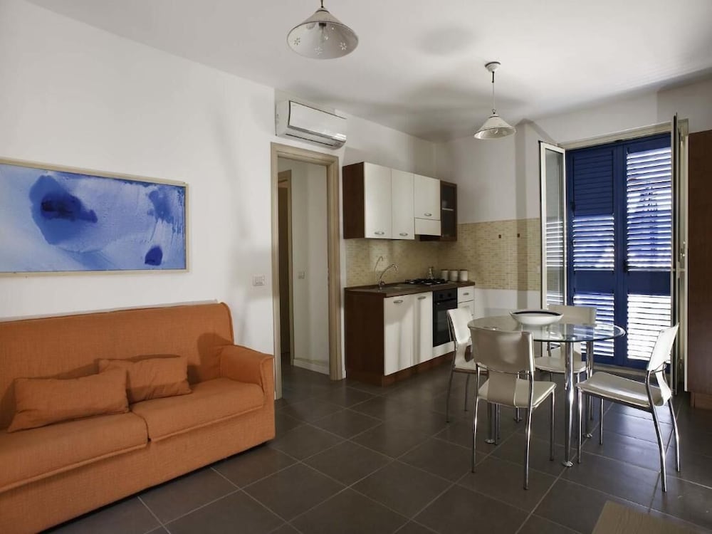 Dolce Mare 7 - Sea and Beach View - AC - Wifi - Garage - Balcony - 2nd
