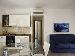 Dolce Mare 4 - Sea Front - Large Balcony - Sandy Beach