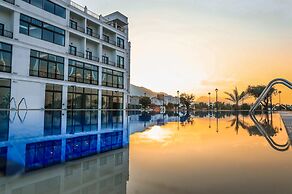 Mc Palace Hotel