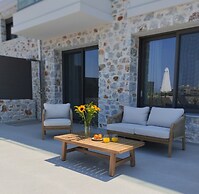 Oinolithos Luxury Villas