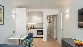 PREMIER SUITES Edinburgh Fountain Court