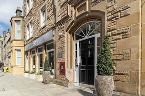 PREMIER SUITES Edinburgh Fountain Court