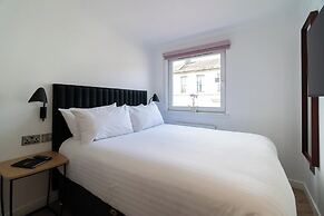 PREMIER SUITES Edinburgh Fountain Court