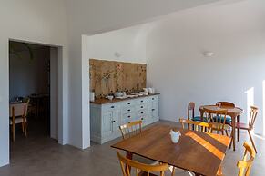 Cenoura-Brava Villas & Suites.