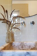 Cenoura-Brava Villas & Suites.