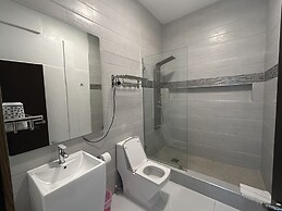 Luxury 5BD Loft in Prime Location