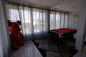 Luxury 5BD Loft in Prime Location