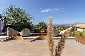 ACRO Upscale Residences