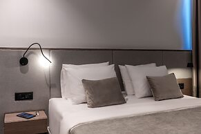 ACRO Upscale Residences