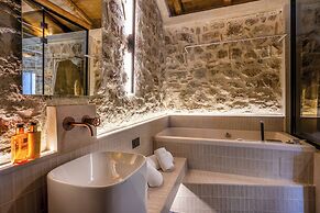 ACRO Upscale Residences