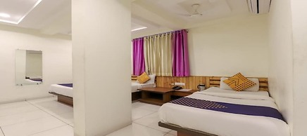 Everest Hotel