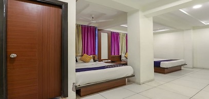 Everest Hotel