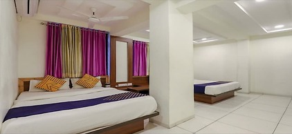 Everest Hotel