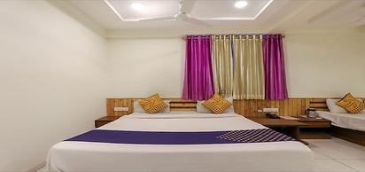 Everest Hotel