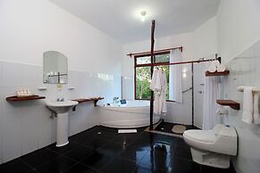 Natura Gardens Galápagos Hotel