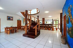 Natura Gardens Galápagos Hotel