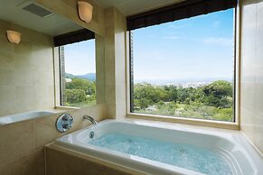 Hotel Chourakukan