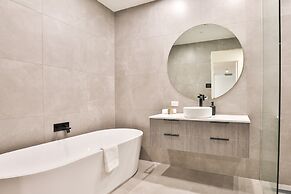 Indulge Apartments City View Penthouses