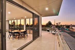 Indulge Apartments City View Penthouses