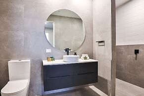 Indulge Apartments City View Penthouses