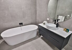 Indulge Apartments City View Penthouses