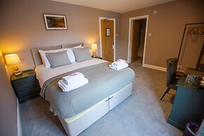The Woodfalls Inn