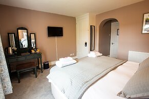 The Woodfalls Inn