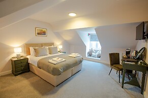 The Woodfalls Inn