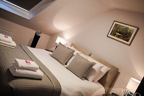 The Woodfalls Inn