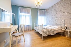 Blue Bird Hostel