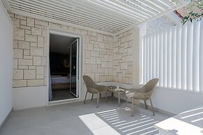 Villa Miki