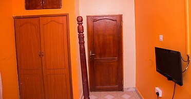 3 Bed House - Sleeps 8, Wifi, Parking, Pets