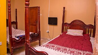 3 Bed House - Sleeps 8, Wifi, Parking, Pets