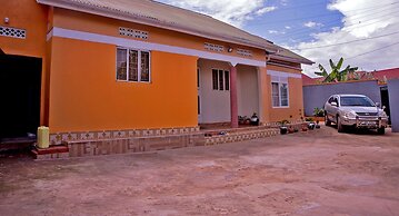 3 Bed House - Sleeps 8, Wifi, Parking, Pets