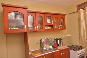 3 Bed House - Sleeps 8, Wifi, Parking, Pets