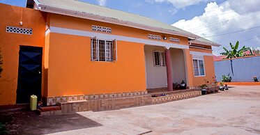 3 Bed House - Sleeps 8, Wifi, Parking, Pets