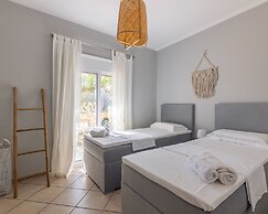 Luxury Garden Villa with Heated Pool