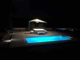 Cheerful 2-bedroom Villa With Pool