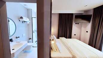 Starlight Hotel