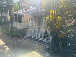 Eton Asia Kota Bunga Villas