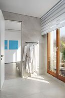 Luxury Villa over the Cliffs by FeelHome