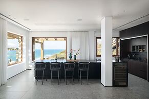 Luxury Villa over the Cliffs by FeelHome